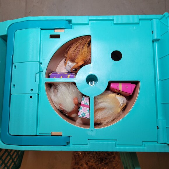 Little Live Pets Mama Surprise Soft Interactive Mama Guinea Pig With 3 Babies - Picture 3 of 14